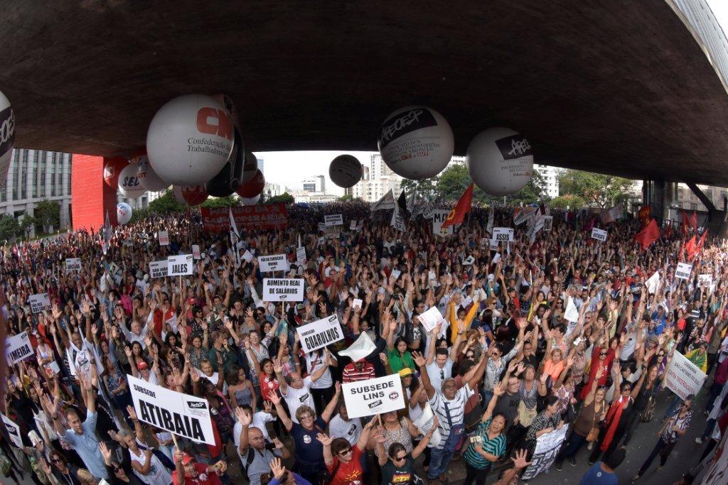 Assembleia de professores realizada em 31 de março no vão livre do Masp | Crédito: Jesus Carlos/Imagens Latina