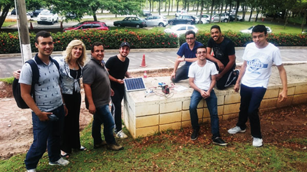 Alunos e professores envolvidos nos projetos do Smart Campus Facen