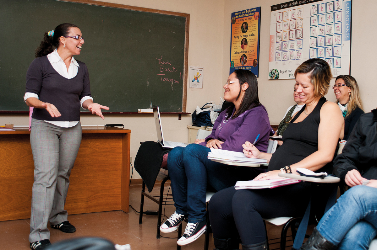 Coordenador pedagógico deve auxiliar professores a melhorar aprendizagem dos alunos