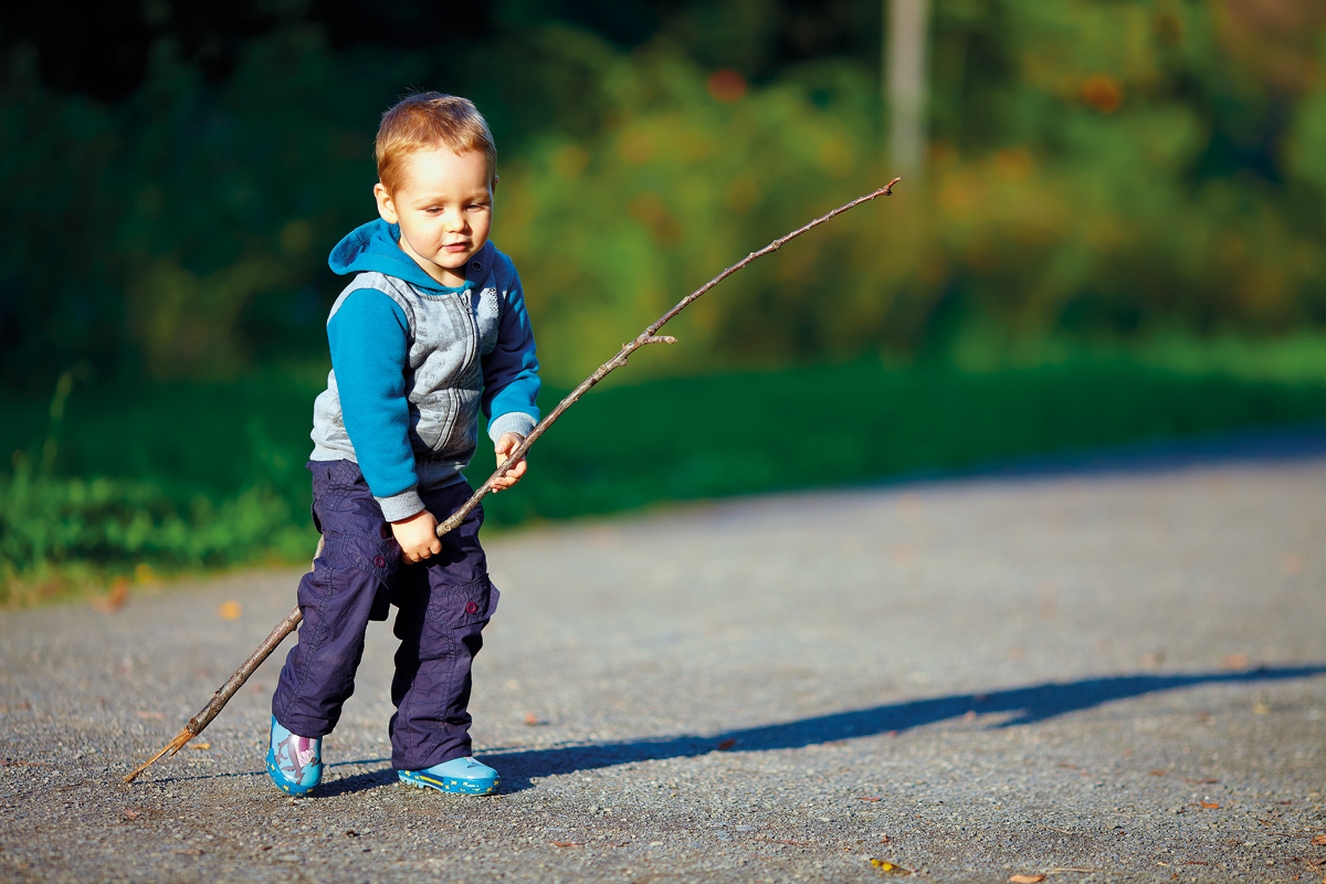 Brincadeira é muito importante para desenvolvimento da criança. (Crédito: Shutterstock)