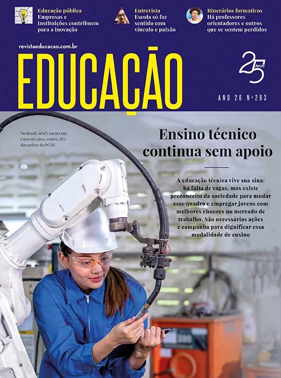 capa revista Educação