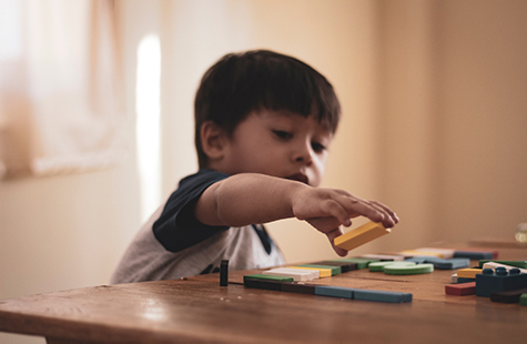 menos brinquedo gera mais criatividade em crianças