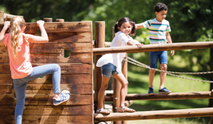 children-playing-2FXVMEPdestaque